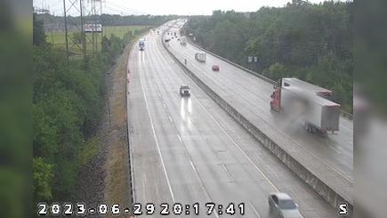 Traffic Cam Indianapolis › East: I-465: 1-465-049-7-1 S OF I-74 EAST Player