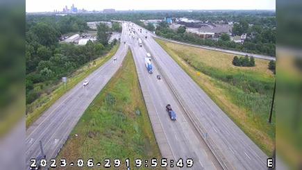 Traffic Cam Indianapolis: I-70: 1-070-076-6-1 HOLT RD Player