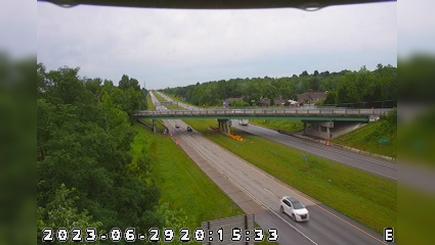 Traffic Cam New Albany: I-265: 1-265-001-8-1 GREEN VALLEY RD Player