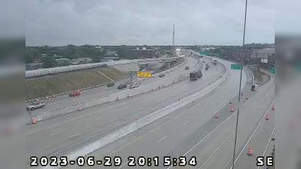 Cottage Home: I-65: 1-065-111-9-2 ST. CLAIR ST Traffic Camera