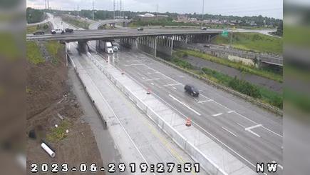 Traffic Cam Indianapolis: US 31: 1-465-002-2-1 US 31 S - EAST ST Player