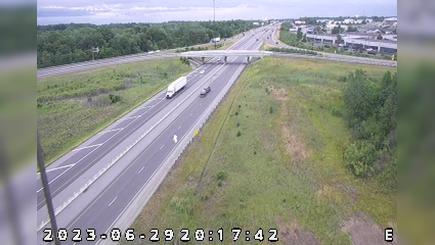 Traffic Cam Zionsville: I-865: 1-465-024-8-2 I-865 Player