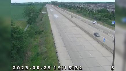 Traffic Cam Crown Point: I-65: 1-065-248-8-1 113TH AVE Player