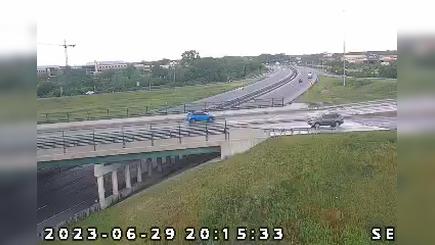 Traffic Cam Fishers: I-69: 1-069-210-2-2 CAMPUS PKWY Player