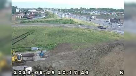 Traffic Cam Indianapolis: I-69: 1-069-200-9-1 82ND ST Player