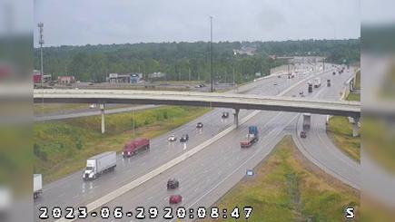 Indianapolis: I-74: 1-465-015-9-1 I-74 WEST - CRAWFORDSVILLE RD Traffic Camera
