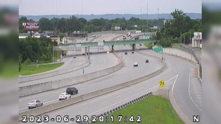 Traffic Cam Jeffersonville: OLD IN 62 SEC 2: 1-065-000-9-2 10TH ST Player