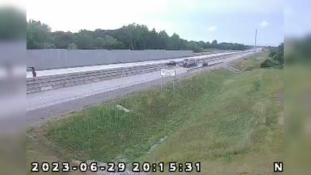 Traffic Cam Bluffs: IN 37: 1-069-154-8-2 SR37 - STONES CROSSING RD Player