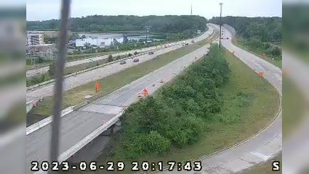 Traffic Cam Columbus: IN 46: 1-065-068-3-1 S of CR 200S Player
