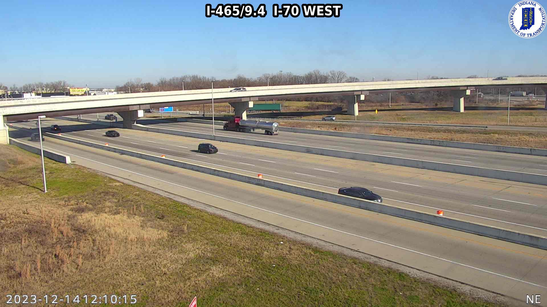 Traffic Cam Indianapolis: I-465: I-465/9.4 I-70 WEST Player
