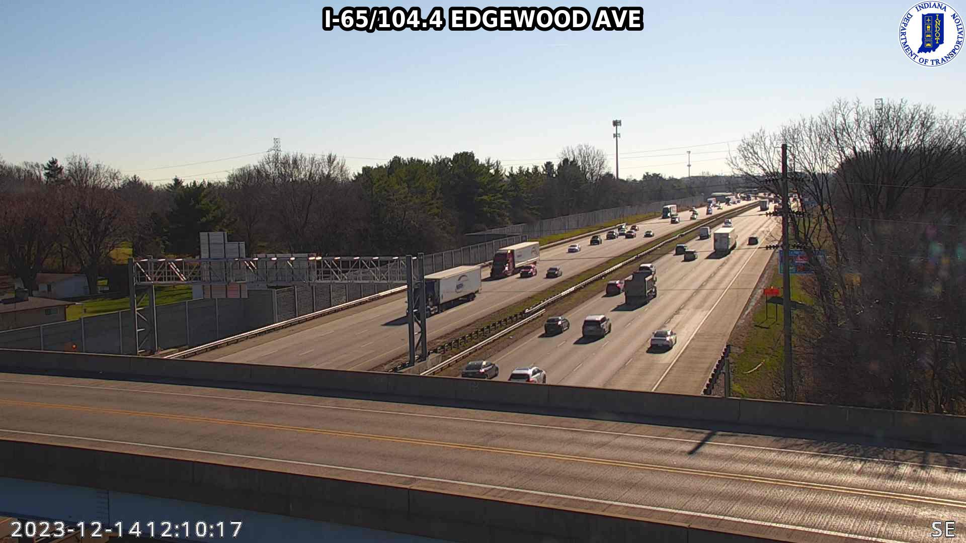 Traffic Cam Indianapolis: I-65: I-65/104.4 EDGEWOOD AVE Player