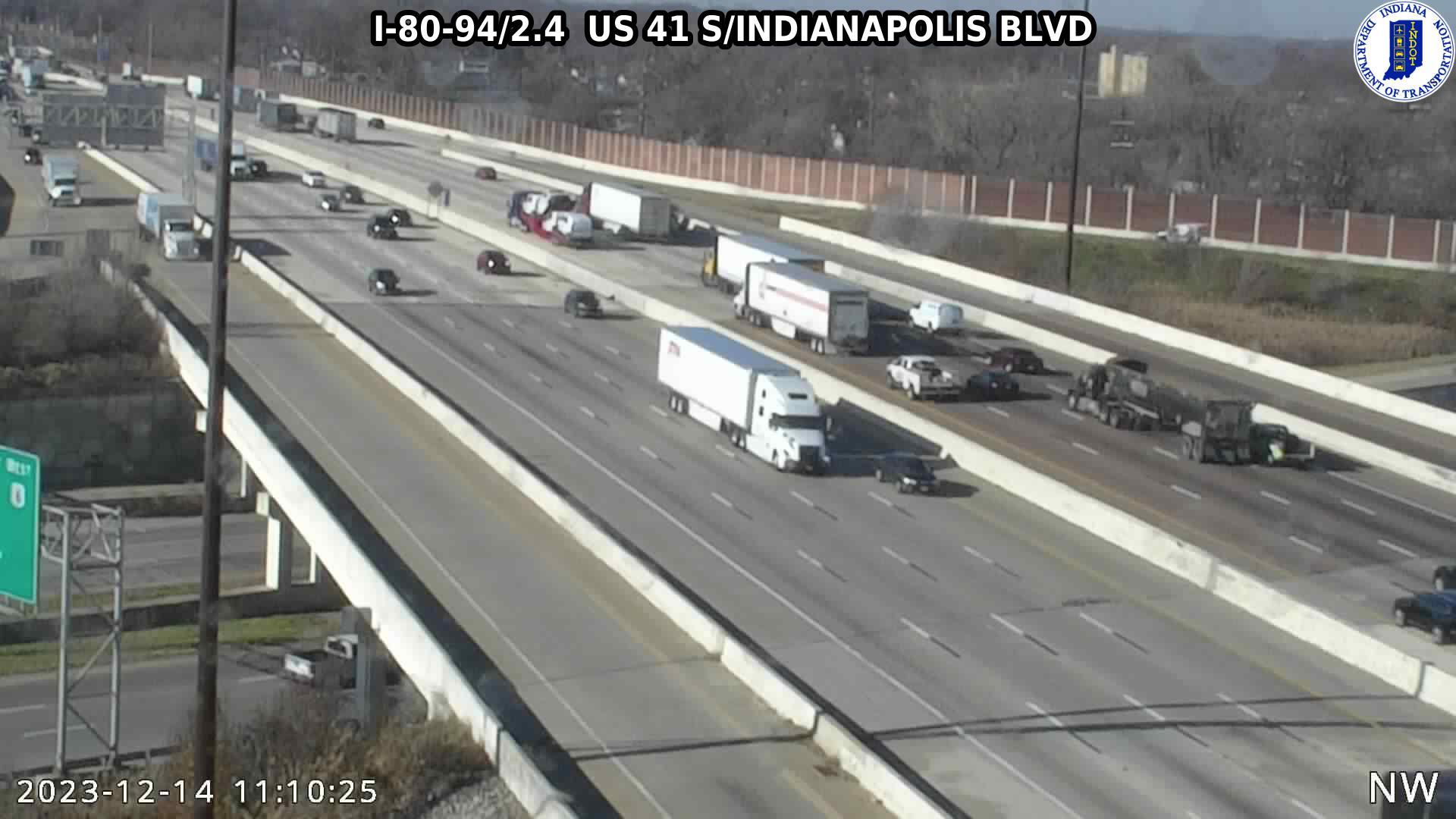 Traffic Cam Hammond: I-94: I-80-94/2.4 US 41 S/INDIANAPOLIS BLVD Player