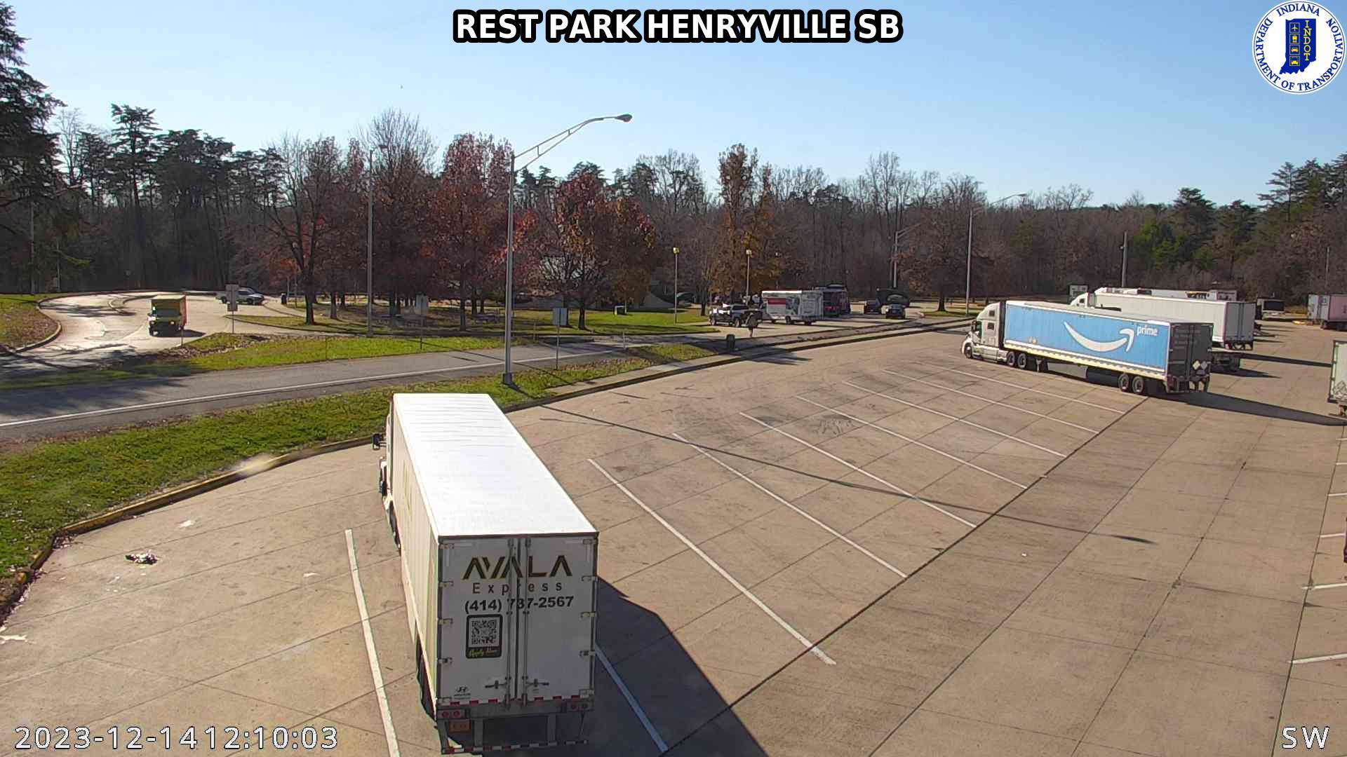 Traffic Cam Underwood: I-65: REST PARK HENRYVILLE SB: REST PARK HENRYVILLE SB Player