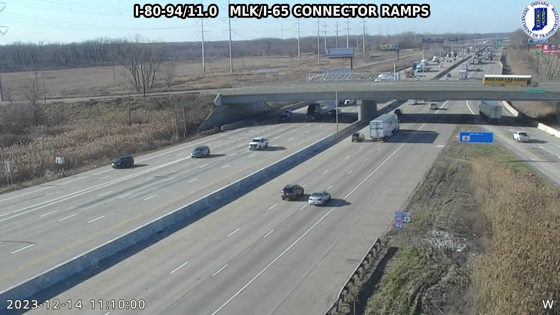 Traffic Cam Gary: I-94: I-80-94/11.0 MLK/I-65 CONNECTOR RAMPS Player