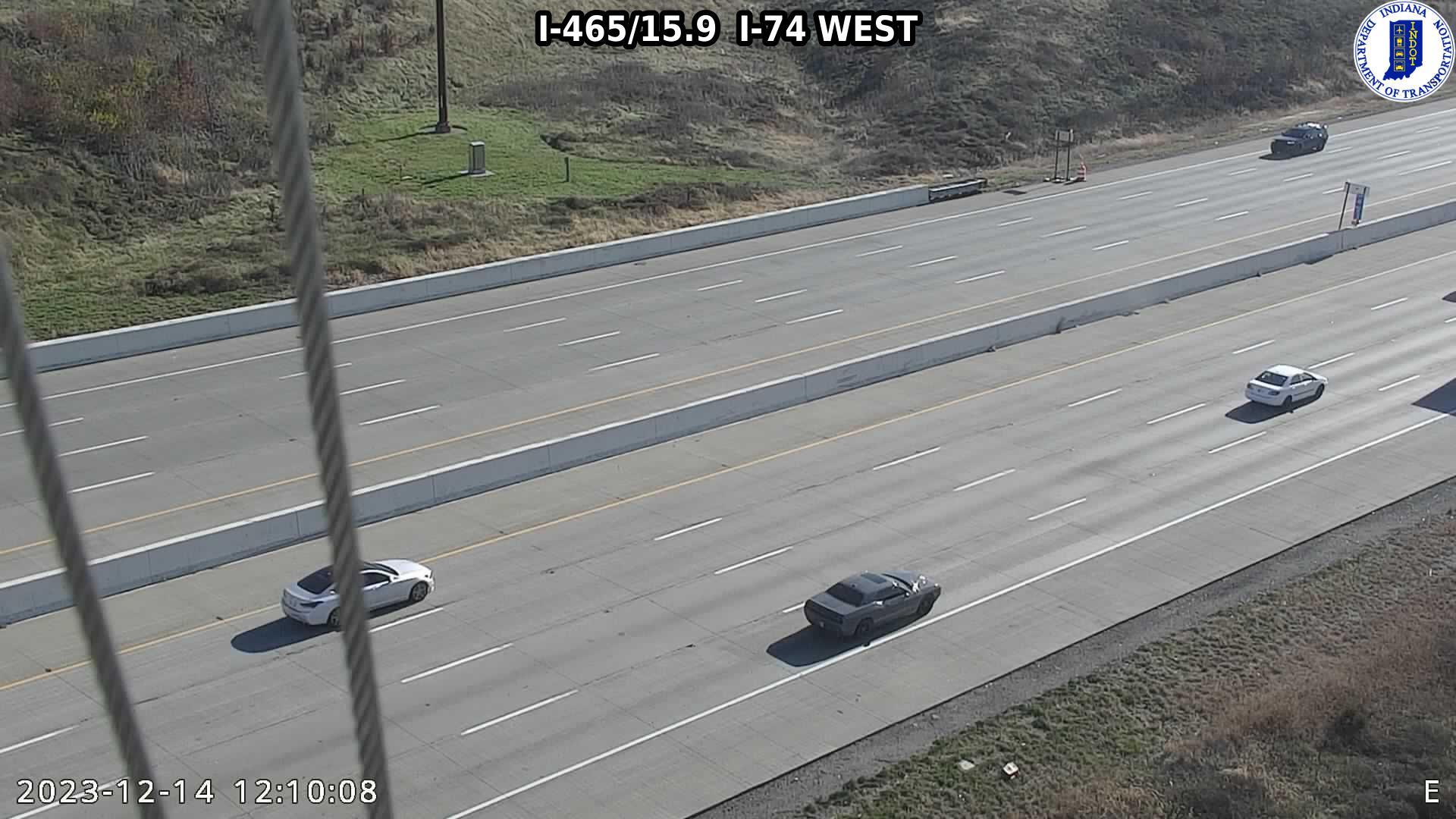 Traffic Cam Indianapolis: I-465: I-465/15.9 I-74 WEST Player