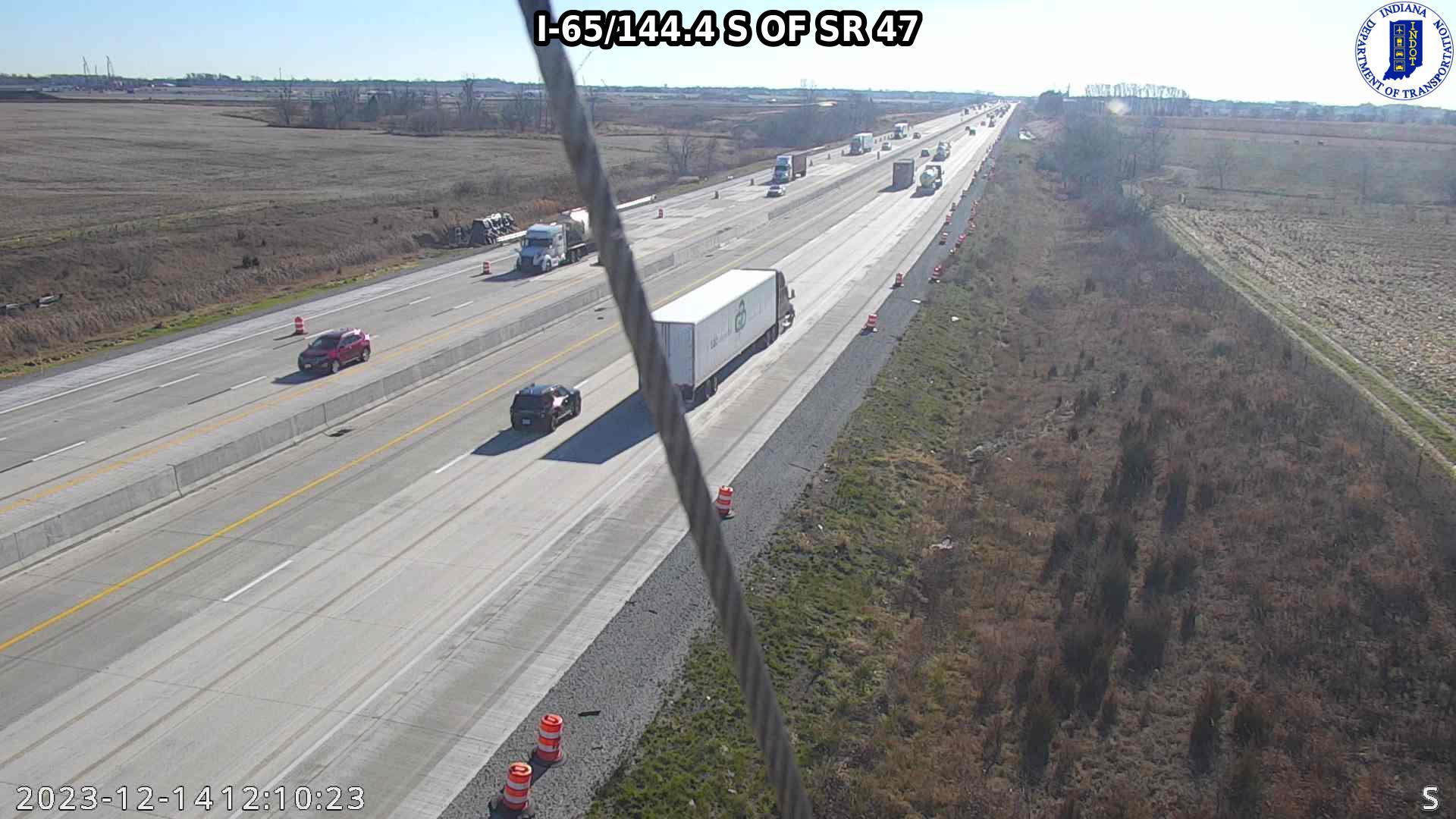 Traffic Cam Pike: I-65: I-65/144.4 S OF SR Player