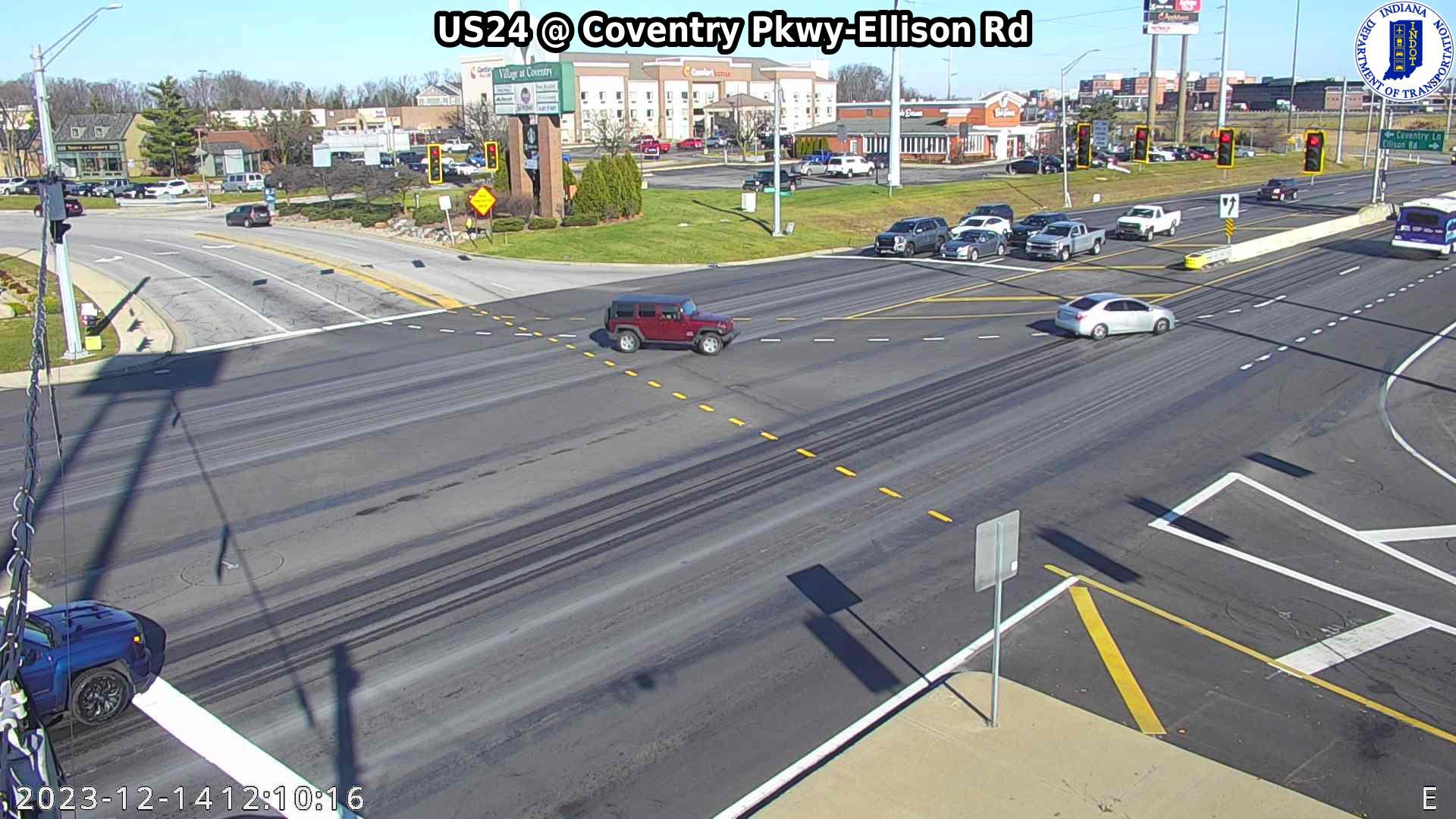 Traffic Cam Fort Wayne: SIGNAL: US24 @ Coventry Pkwy-Ellison Rd Player