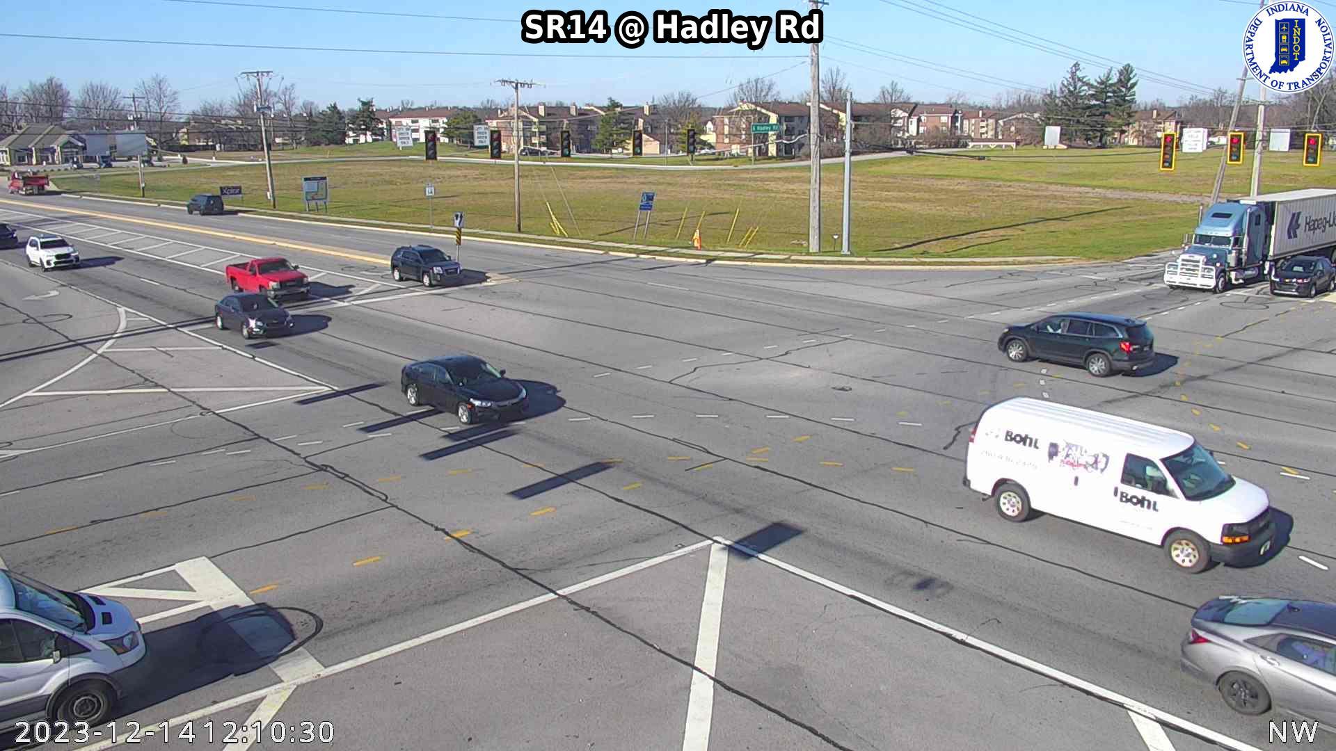 Traffic Cam Fort Wayne: SIGNAL: SR14 @ Hadley Rd Player