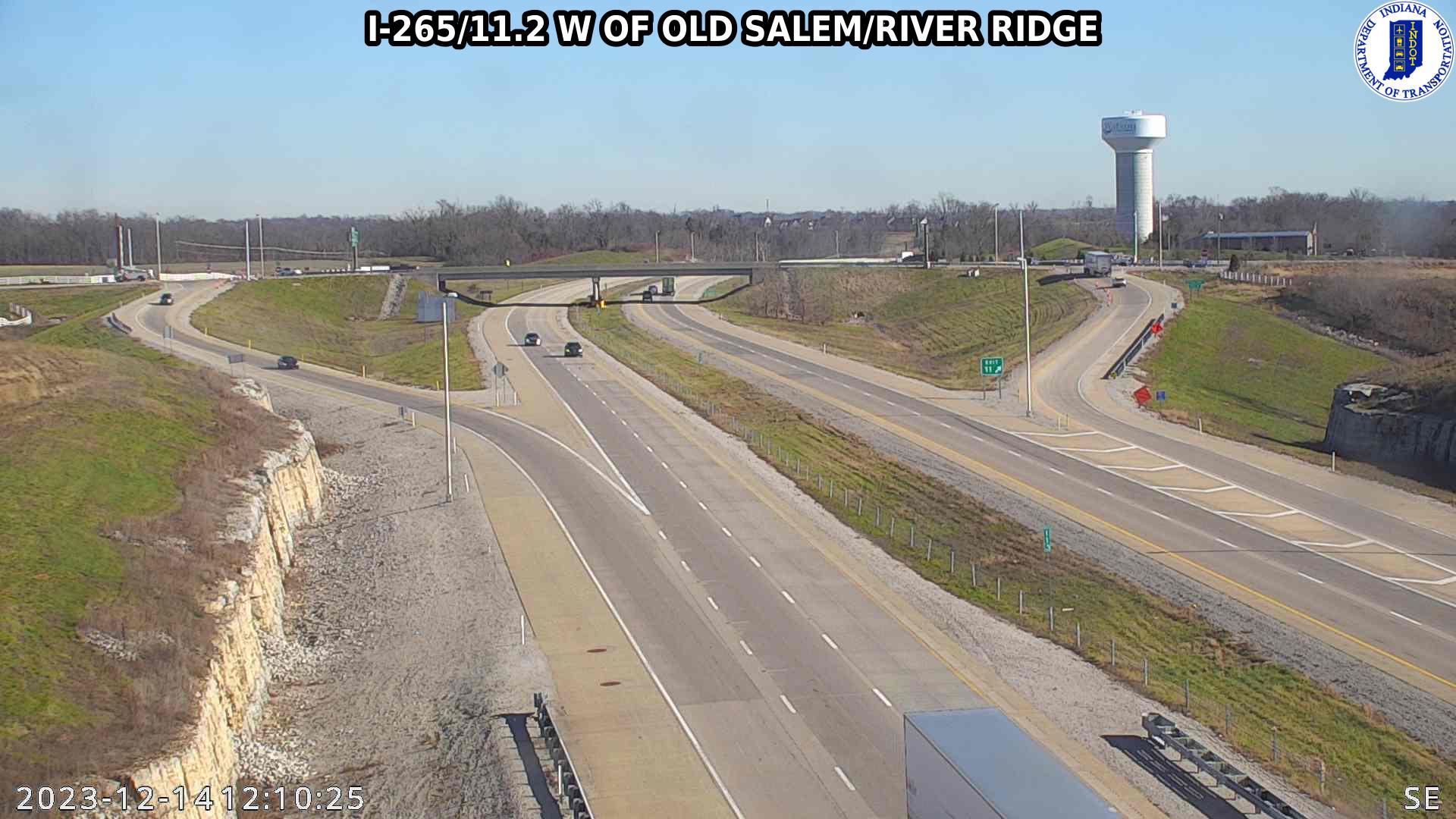 Traffic Cam Utica: I-265: I-265/11.2 W OF OLD SALEM/RIVER RIDGE Player