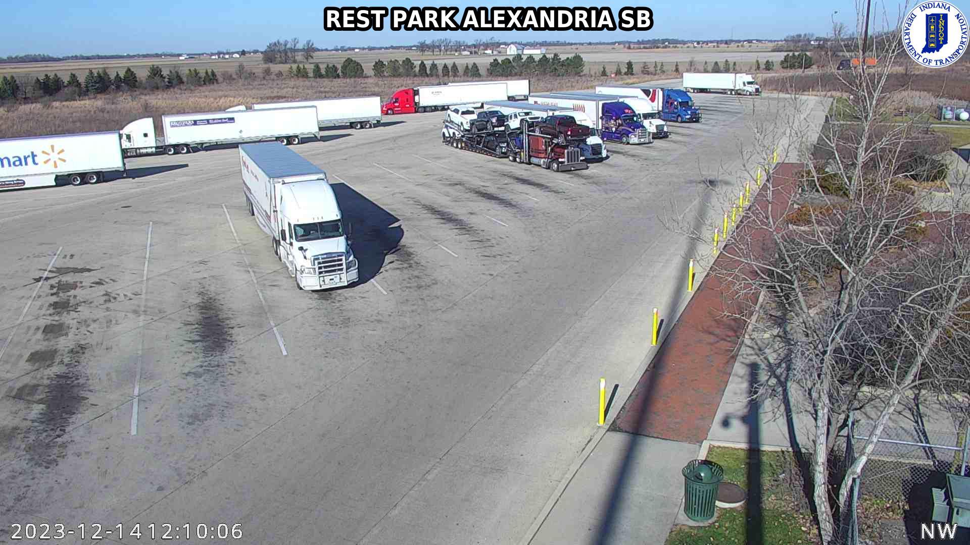 Traffic Cam Janney: I-69: REST PARK ALEXANDRIA SB Player