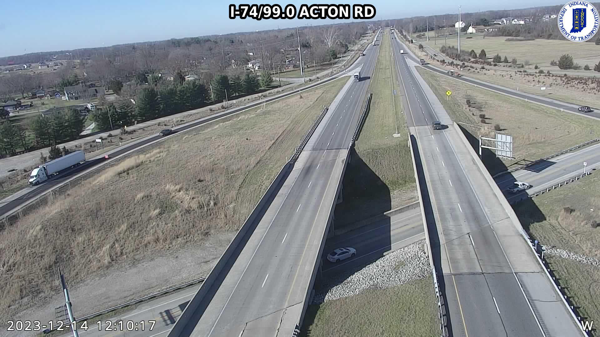 Traffic Cam Indianapolis: I-74: I-74/99.0 ACTON RD Player