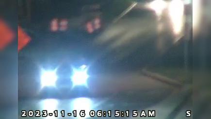 Traffic Cam Indianapolis: US 136: 11-049-044-cam CRAWFORDSVILLE RD & HIGH SCHOOL RD Player