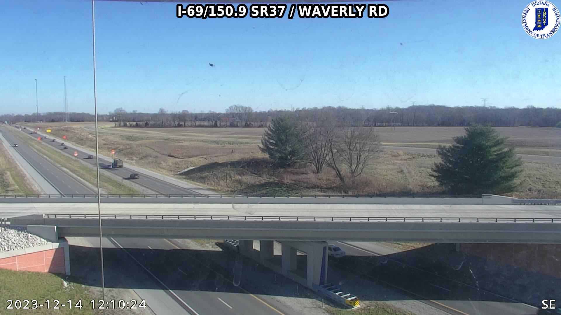 Traffic Cam Waverly Woods: I-69: I-69/150.9 SR37 - WAVERLY RD: I-69/150.9 SR37 - WAVERLY RD Player