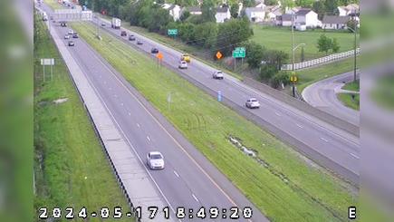 Traffic Cam Indianapolis: I-74: 1-074-095-0-1 FRANKLIN RD Player
