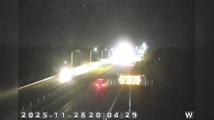 Traffic Cam Edwardsville: I-64: 1-064-118-9-1 W OF US 150 Player