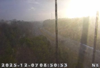 Traffic Cam Edwardsville: US 150: 1-064-120-4-1 E OF US 150 Player