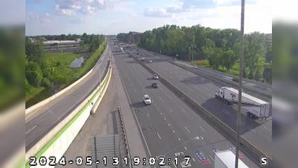 Traffic Cam Fishers: I-69: 1-069-203-7-1 106TH ST Player