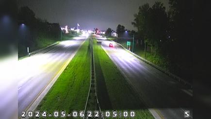 Traffic Cam Noblesville: IN 37: 3-037-172-2-1 N OF 146TH STREET Player