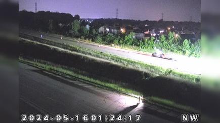 Traffic Cam Indianapolis: I-70: 1-070-093-6-1 CUMBERLAND RD Player