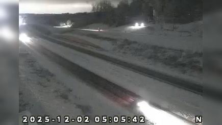 Traffic Cam Stines Mill Corner: I-69: 1-069-142-9-1 SR37 - MYRA LN Player