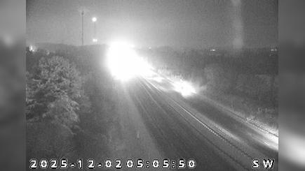 Traffic Cam Idlewold: I-69: 1-069-217-6-1 S OF SR Player