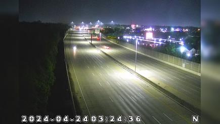 Traffic Cam Indianapolis: I-465: 1-465-015-0-1 W 21ST ST Player