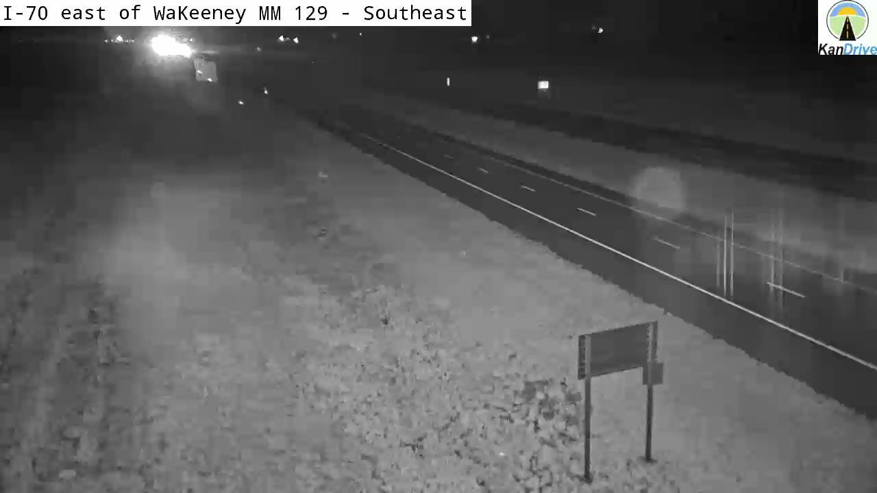 Traffic Cam WaKeeney: I-70 east of - MM 129 Player