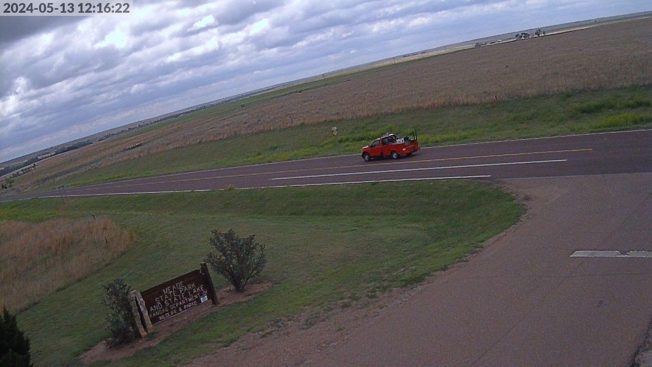 Traffic Cam Plains › North: K-23 Meade State Lake, North Player