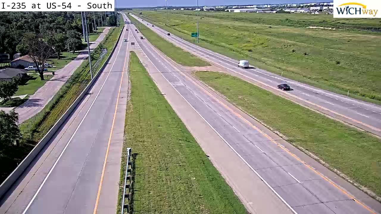 Traffic Cam Wichita: I-235 at US-54 Player