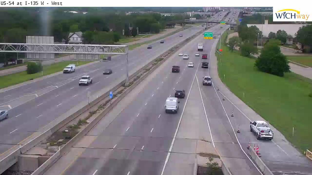 Traffic Cam Wichita: US-54 at I-135 W Player
