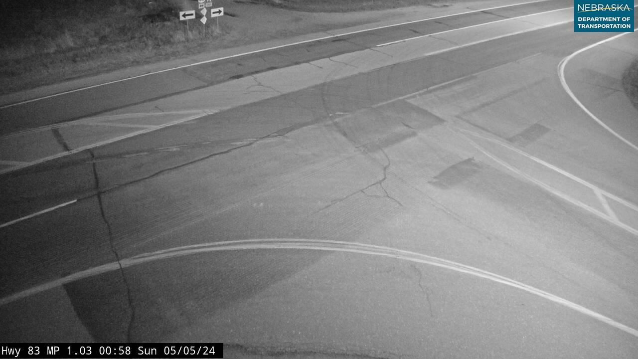 Cedar Bluffs: US 83: S of McCook: Intersection Surface Traffic Camera