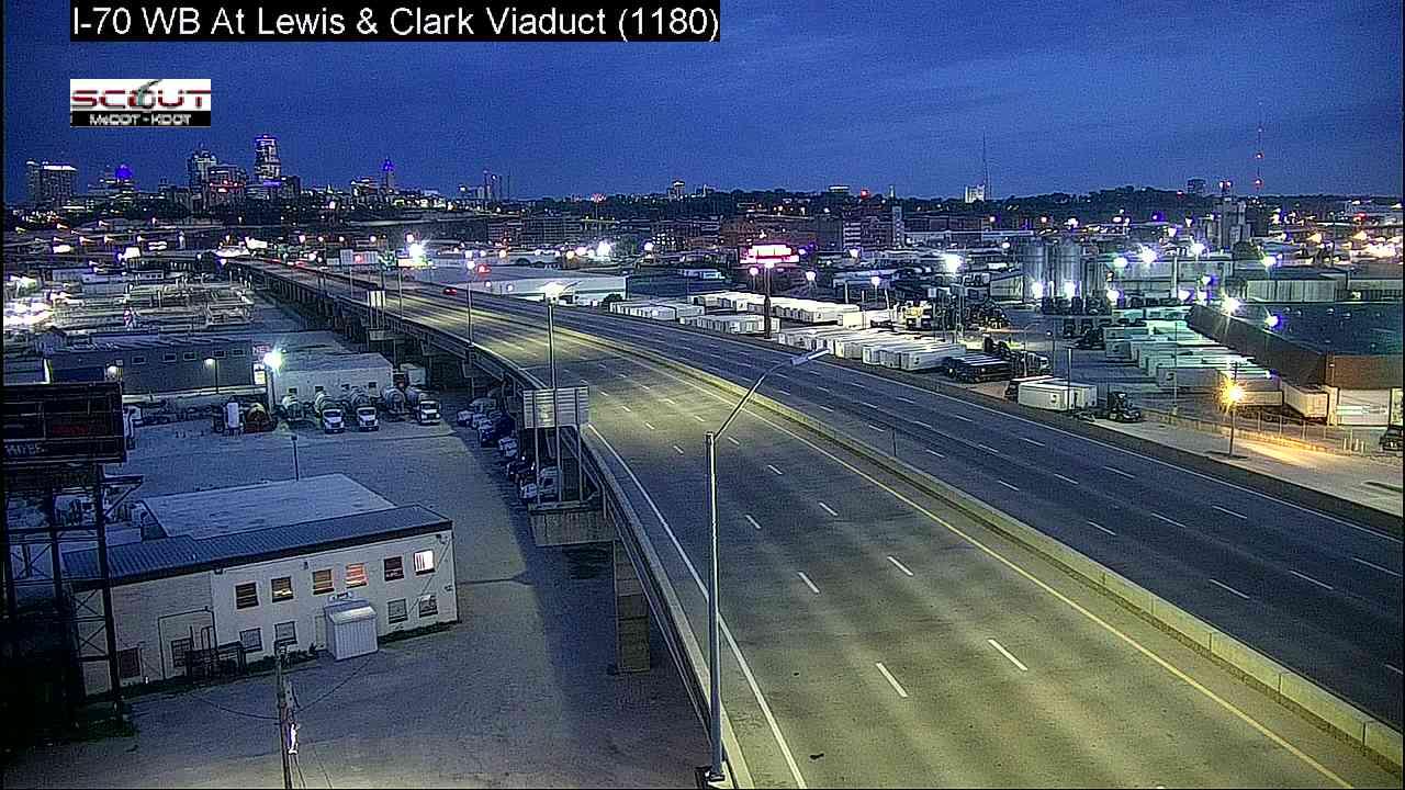 Traffic Cam Kansas City: I- WB On Lewis & Clark Viaduct Player