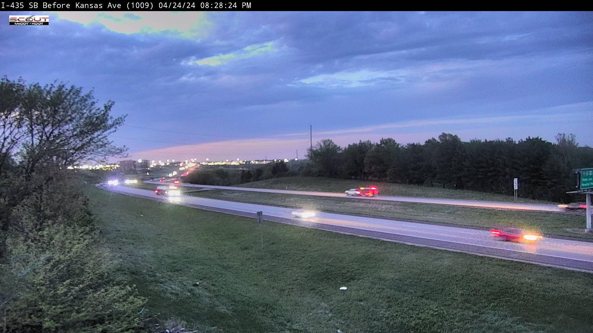 Traffic Cam Edwardsville: I- S @ NORTH OF - AVE Player
