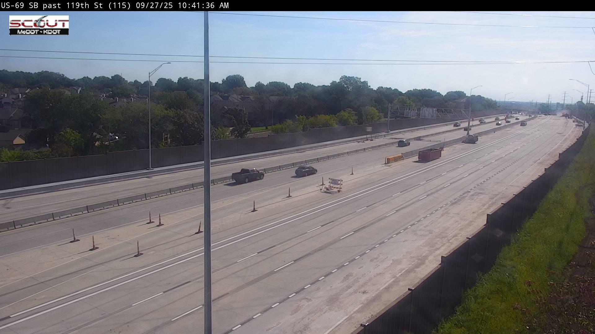 Traffic Cam Overland Park: US-69 S @ SOUTH OF 119TH ST Player