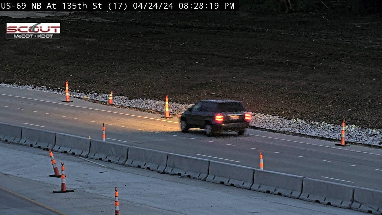 Traffic Cam Overland Park: US- N @ TH ST Player