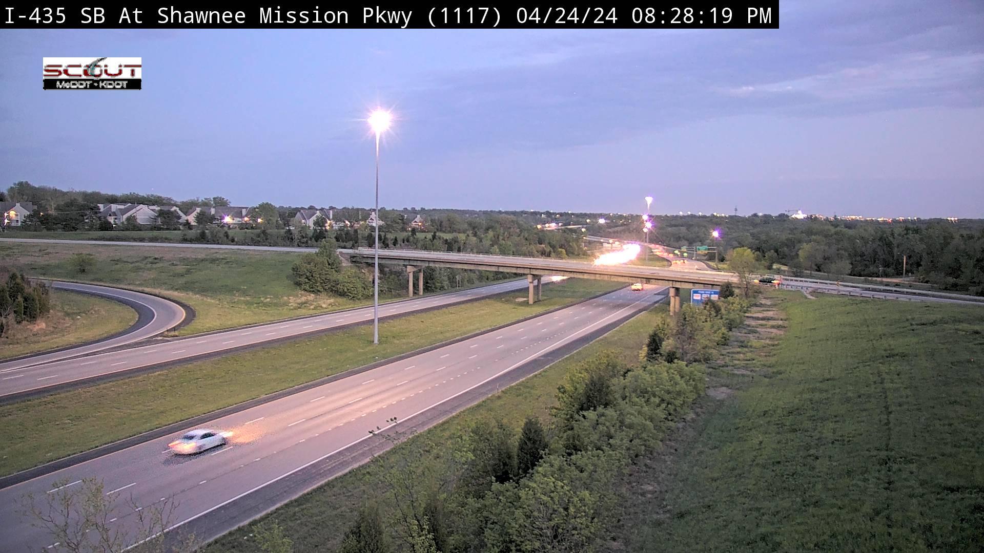 Traffic Cam Shawnee: I- S - Mission Parkway Player
