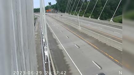 Louisville: I-265: ky1-265-038-4-1 OHIO RIVER (KY) Traffic Camera