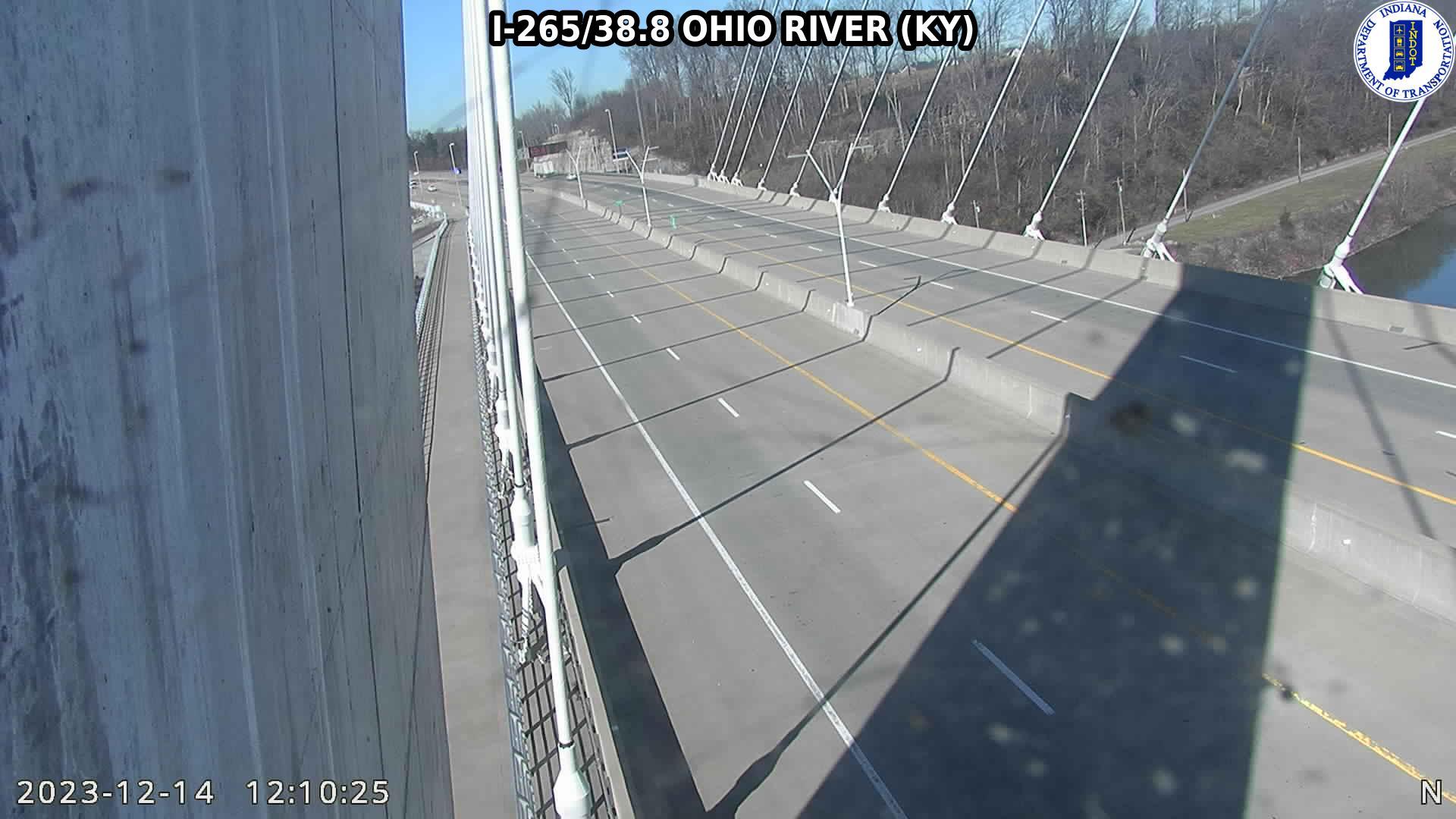 Traffic Cam Louisville: KY I-265: I-265/38.8 OHIO RIVER (KY) Player