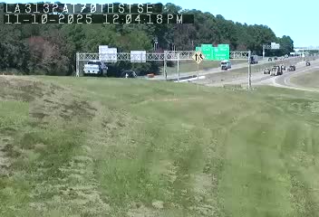 LA 3132 at 70th St - Eastbound Traffic Camera