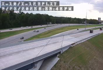 Traffic Cam I-10 at 10/12 Split - Median Player